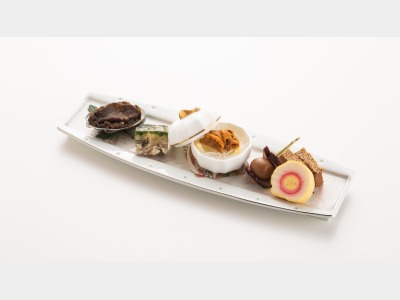 《前菜》生うに付きの前菜三種盛り、《先付》煮こごり