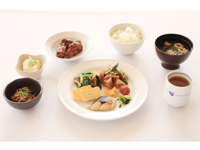 朝食盛り付け例