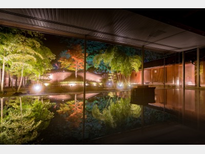 内湯から土堀露天風呂望む　夜