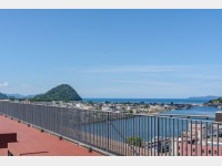 ���ォ��̌i�F�@���