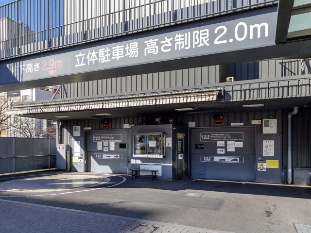 西鉄イン高知はりまや橋 【敷地内駐車場】1泊料金:1,100円/収容台数:72台（ハイルーフ車20台、普通車52台）