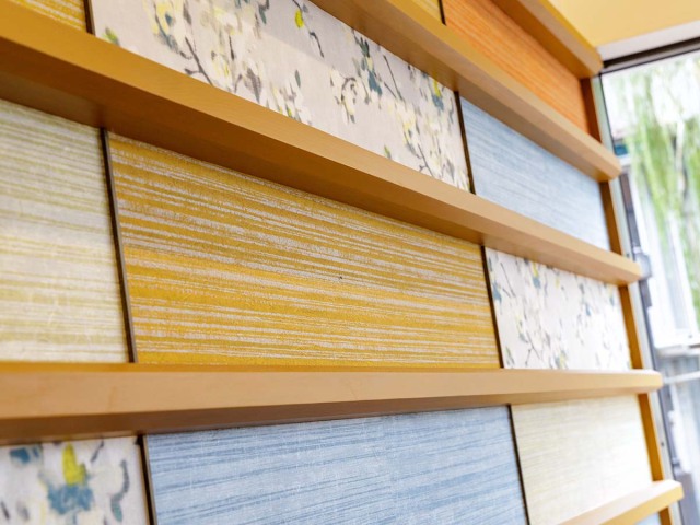 西鉄イン高知はりまや橋 【フロント・ロビー】土佐木をふんだんに取り入れた、清潔感溢れる広々とした１階ロビー