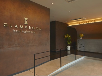 ホテル棟エントランス