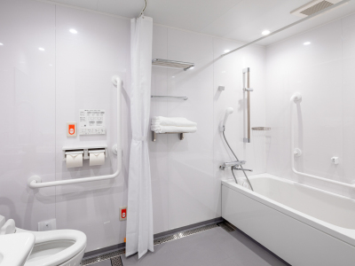 ユニバーサルルーム　浴室
