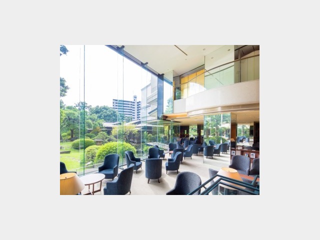 アートホテル小倉　ニュータガワ ロビーラウンジ「アゼリア」