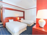 �v���~�A�W���j�A�X�C�[�g���[��