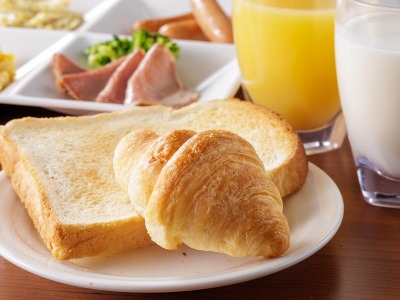 朝食盛り付け集合ヨリ