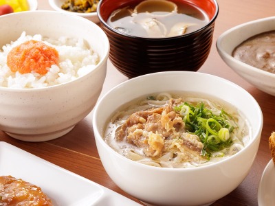 朝食盛り付け集合ヨリ