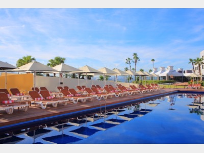 屋外プール（夏季のみ営業）