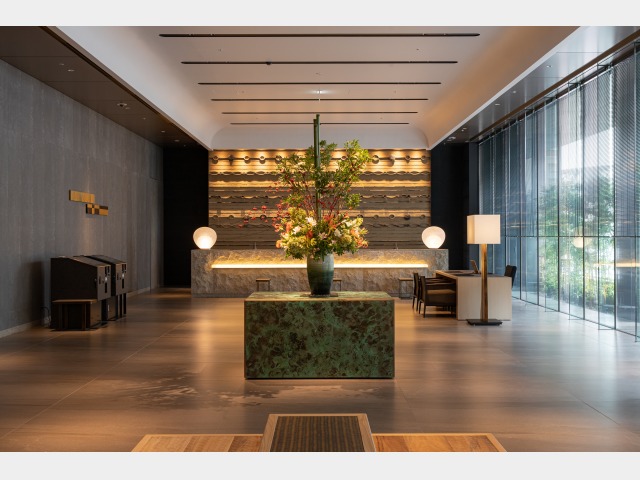 ＴＨＥ　ＢＬＯＳＳＯＭ　ＨＡＫＡＴＡ　Ｐｒｅｍｉｅｒ ロビー