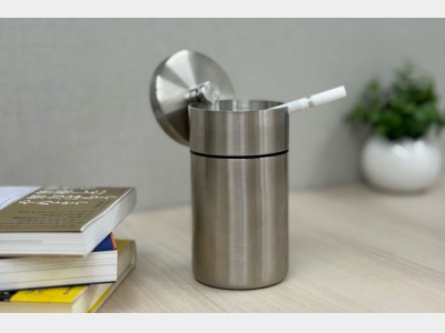 灰皿（喫煙ルーム限定）