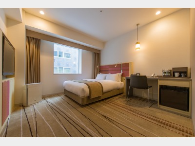 ユニバーサルダブル