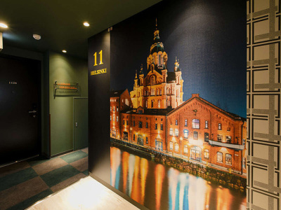 エレベーター前