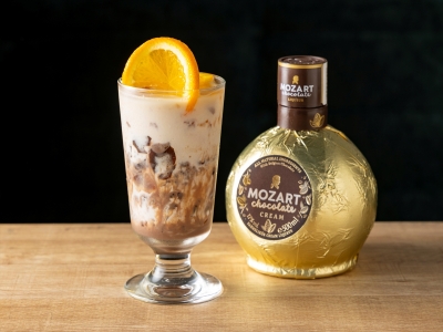 【バー】メニュー一例：フローラルな余韻をまとった、ゲシャリーコーヒーならではの贅沢アロマ体験カクテル