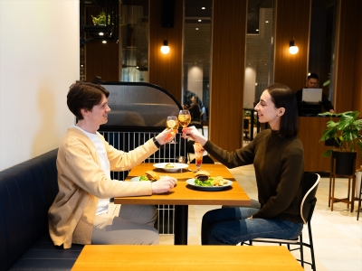 Near Equal - バー週末音楽イベントイメージ