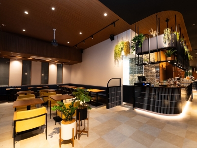 Near Equal - オールデイダイニング店内