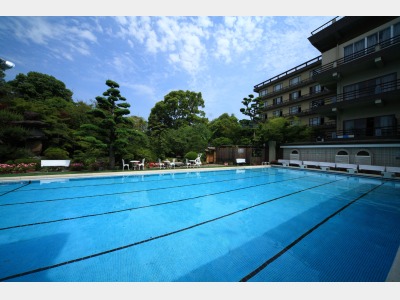 夏季限定プール（宿泊者は無料）