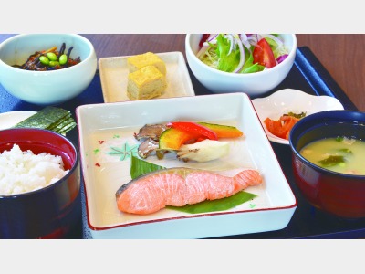 和朝食（和食・洋食・あんかけやきそばの3種からお選びいただけます）