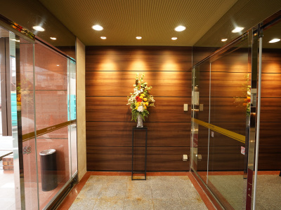 【フロント・ロビー】