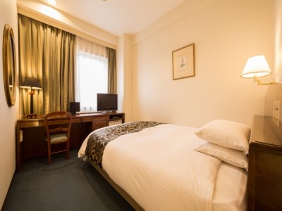 モデレートシングル《15.3平米◇ベッド幅140cm》