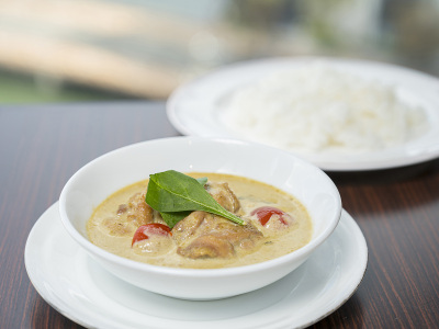 スパイスの効いた本格グリーンカレー