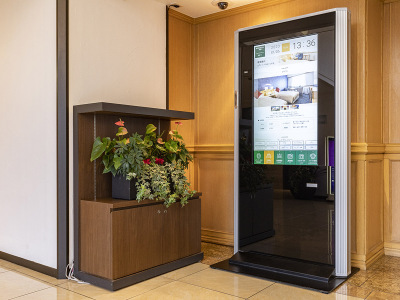 ロビーでもデジタルサイネージで情報取得