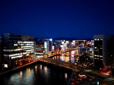 高層階・川側客室からの景色　　　　　　～中洲の夜景～