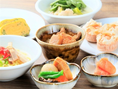 ご当地グルメ満載／80種類の朝食ブッフェ