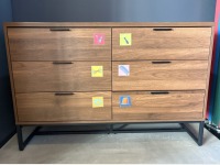 �A���j�e�B�[�o�[