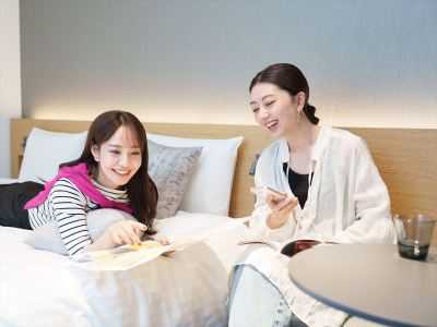 【ご滞在】周辺エリアの路地空間を歩き、福岡の魅力を発見する「歩いて楽しい町」をお楽しみください。