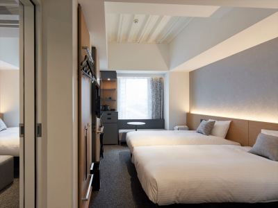 【コネクトルーム(3ベッド)】往来可能な客室となっております。ご家族や小グループでのご利用に最適です