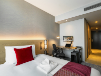 ���f�X�g�Z�~�_�u���։�