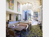 �i�J�t�F�����X�g�����j�O���[���n�E�X