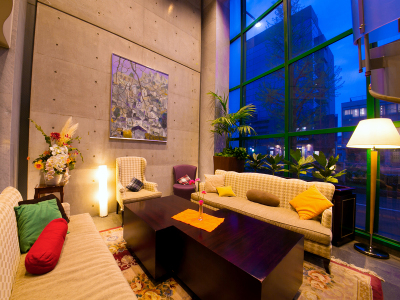 1階ロビー（夜）