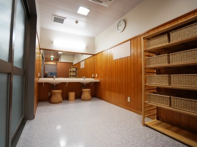 ＜大浴場＞脱衣スペース