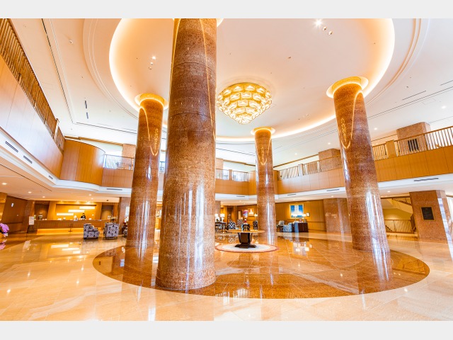 Grand Empire Hotel r[