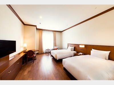 エンパイアツイン