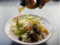 �y�V�N�T���_�z�N�x�őI�ԁA�������̑I�ׂ�T���_�I�זE����ԃV���L�V���L�����K���I