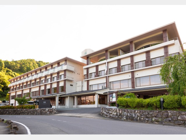 うらり武雄ＧａｒｄｅｎＴｅｒｒａｃｅＳｐａＲｅｓｏｒｔｓ 外観