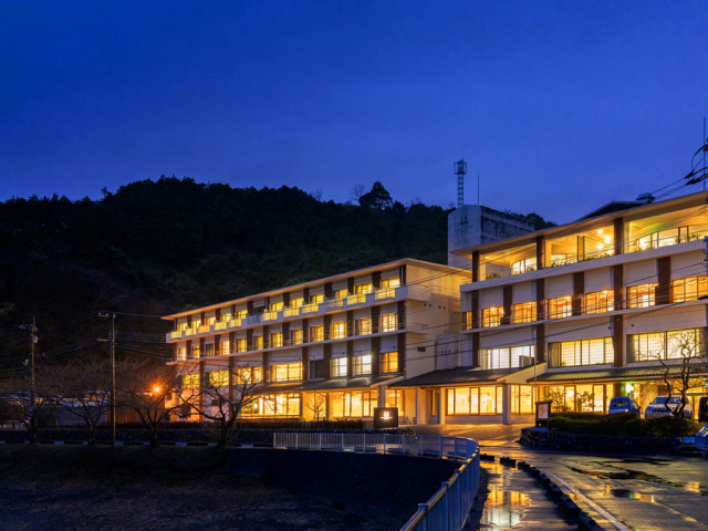 うらり武雄ＧａｒｄｅｎＴｅｒｒａｃｅＳｐａＲｅｓｏｒｔｓ 外観