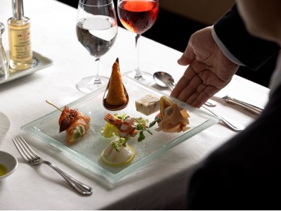 ディナーサーブ風景