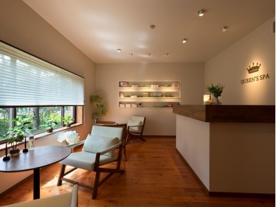 リラクゼーションサロン「クイーンズスパ」内観