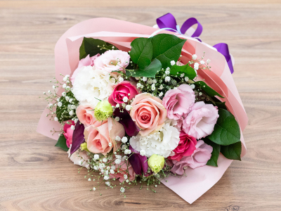 ＜アニバーサリー＞大切な記念日に花束を添えて特別感をプラス　※有料／要事前予約（3日前）