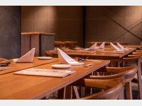 �z�[���e�[�u��