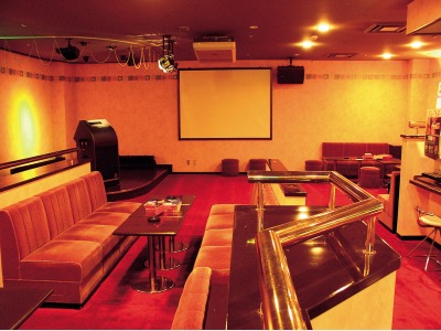 カラオケバー「カナリア」