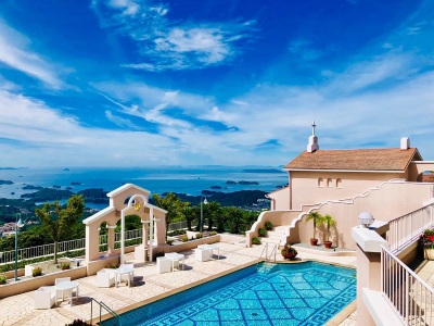 天空のプールサイド