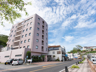 ���}���[�i�z�e���̊O��