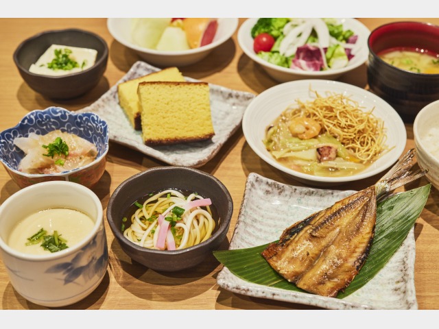 朝食
