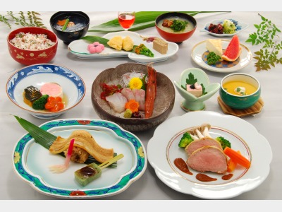 懐石料理「桃」