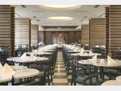 ブッフェレストラン「ア クールベール」